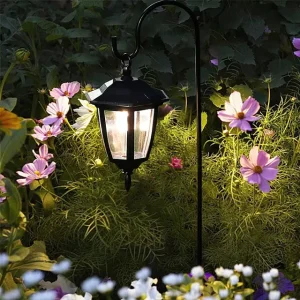 2 Pack Shepherd Hooks Waterproof Outdoor Decorative Solar Lantern Lights for Garden Decoration Patio Backyard Pathway Light
