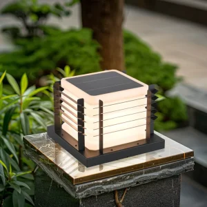 Carbon Steel Solar Outdoor Garden Light 3000K Warm White Outdoor Pillar Light LED Solar Lights Waterproof IP65