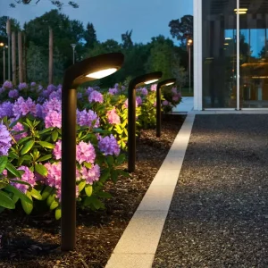 High Efficiency Monocrystalline Solar Lawn Light Die-cast Aluminum LED Garden Pathway Lamp IP65 Waterproof Remote Control