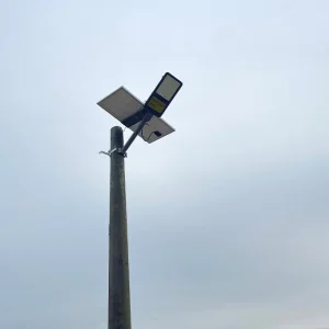 High-Powered 40W-80W IP65 Waterproof Road LED Solar Street Lights Polycrystalline Solar Panel 120 Beam Angle Remote Control CE