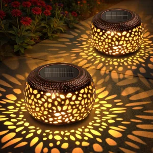 High Quality Metal LED Solar Lantern Lamp Waterproof Outdoor Design with IP65 Rating for Home Patio Garden Decor