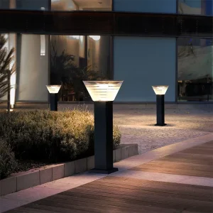 Hot Selling Outdoor Waterproof Bollard Yard Driveway Courtyard Park 5w Led Solar Lawn Light