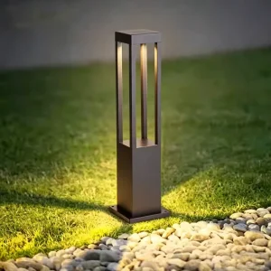 IP65 Aluminum Warm Light Outdoor Waterproof Lawn Light with 180 Beam Angle and CRI 85 for Garden Courtyard and Villa Use