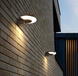 IP65 LED Solar Garden Wall Light for Outdoor Landscape