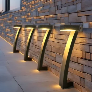 IP65 Waterproof Aluminum LED High Efficiency Long-Lasting Pillar Solar Pathway Lights Warm White Outdoor Garden Stake Lights