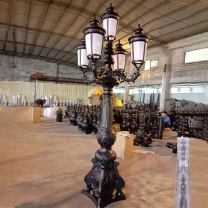 Iron Floor Lamp Outdoor 5 Heads Garden Die-cast Aluminum Lamp Posts