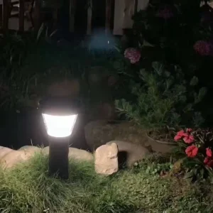 Landscape Lighting Waterproof Solar Courtyard Lantern Lamp with LED Light Source Aluminum Body Electric Lawn Night Lights IP65