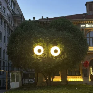 Large Eye Landscape Lights Outdoor Illuminated Tree Lights Rotating Dynamic Advertising Decorations Interactive Installations