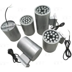 Modern Outdoor LED Wall Light Aluminum Waterproof Garden Sconce IP65 Up Down 12V Solar Power Supply Tempered Glass Diffuser