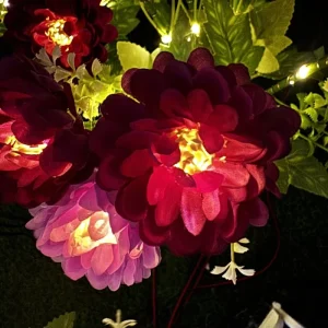 Outdoor Atmosphere-themed Seven-headed Snow Lotus Courtyard Garden Decoration Solar-powered Artificial Flower Arrangements IP65
