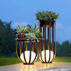Outdoor Solar LED Villa Garden Landscape Lighting IP65 Rated for Lawn Lamp with Elegant Flower Frame Design