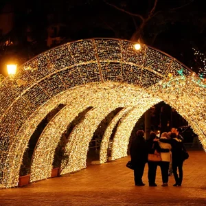 Outdoor Waterproof Christmas 3D LED Motif Lighted Wire Frame Handmade Ornament Tunnel Ball Lights for Shopping Malls
