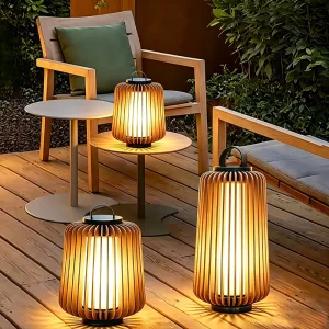 Outdoor Waterproof Garden Lights High Resistance Heat Cold Stainless Steel Acrylic Construction Handheld Lantern for Lawn