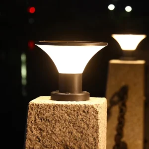 Outdoor Waterproof Solar Pillar Light LED Solar Gate Post Lamp For Garden Villa Fence Courtyard Main Gate