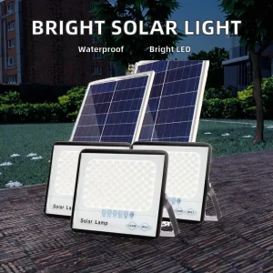 Radar-sensing IP65 ABS Solar Floodlight LED 6000K Daylight 180 Beam Angle Adjustable Remote Control CRI95 Higher Precision