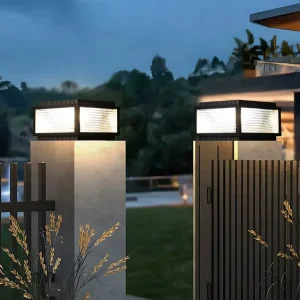 Solar LED Square Garden Pillar Light for Fence Post and Yard