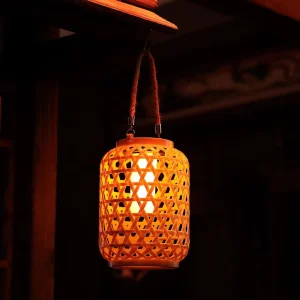 Solar Powered 0.5W LED Chinese Style Plastic Lanterns for Spring Festival Decoration IP44 Rated Balcony Garden Outdoor