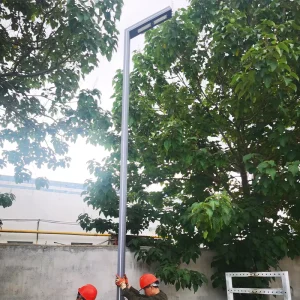 Solar Powered LED Iron Outdoor Column Light Galvanized High Mast Light Pole for Villa Yard Path Garden