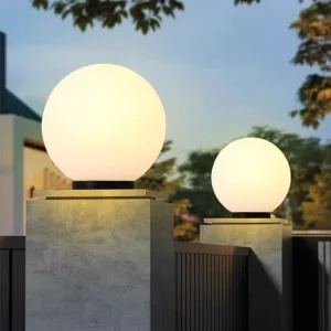Solar powered Plastic LED Pillar Light Outdoor Courtyard Gatepost IP65 Rating Three Color Warm Light Villas